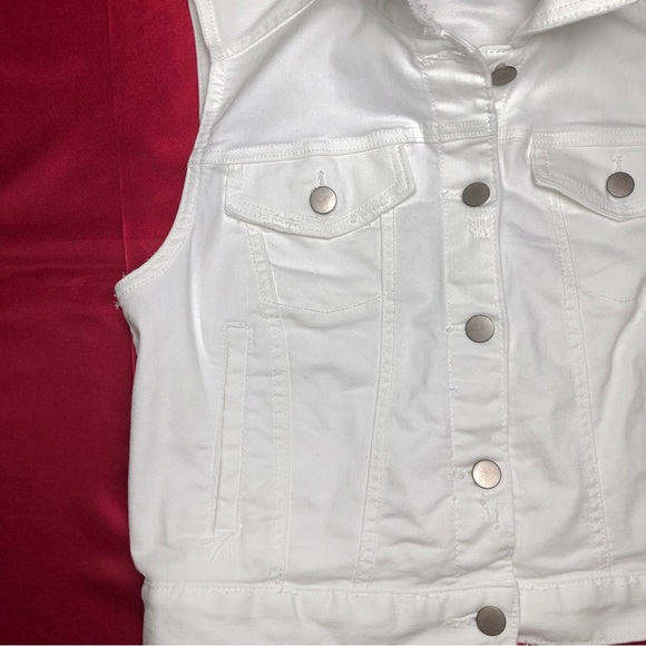 Versona White Denim Vest - Picture 5 of 9
